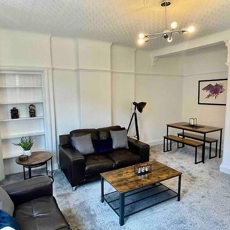 Large 2 Bed Near Glasgow Airport Paisley Exterior photo