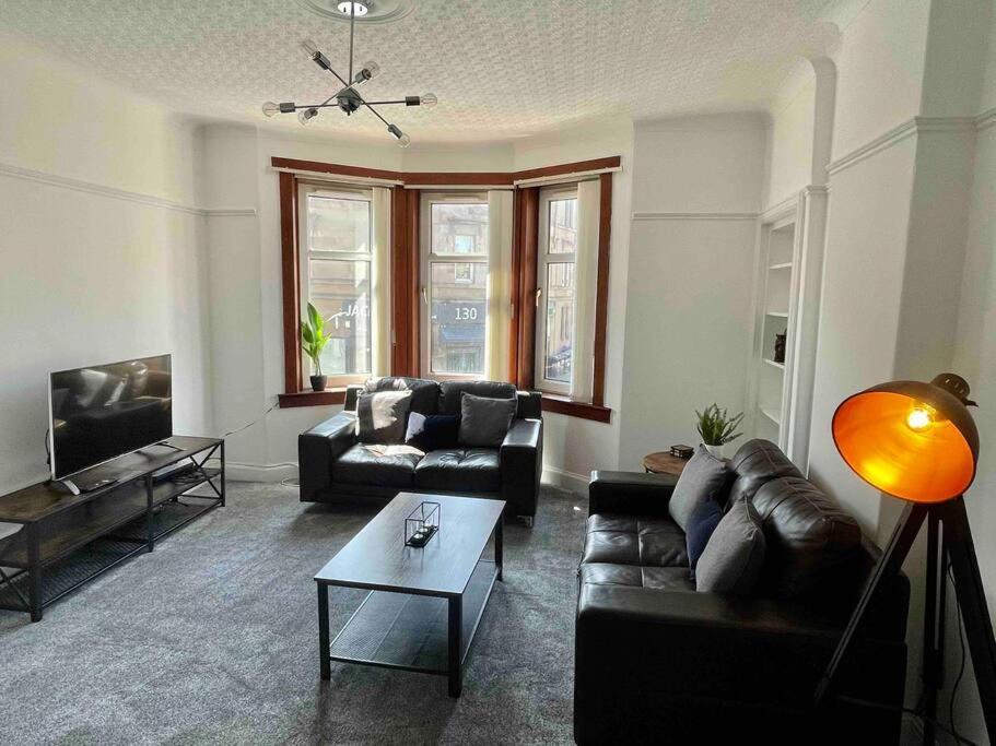 Large 2 Bed Near Glasgow Airport Paisley Exterior photo